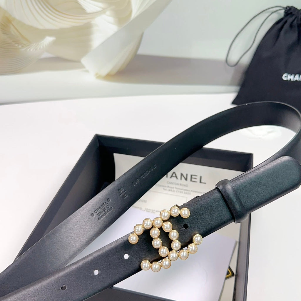CC BELT 30 MM IN BLACK SMOOTH CALFSKIN WITH GOLD HARDWARE ATTACH PEARL