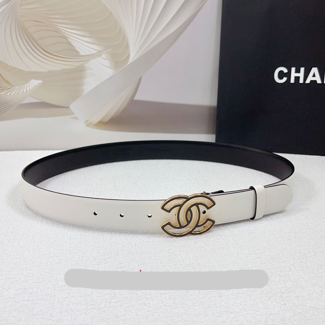 CC 26S BELT 30 MM IN WHITE CALFSKIN GOLD TONE METAL 661425