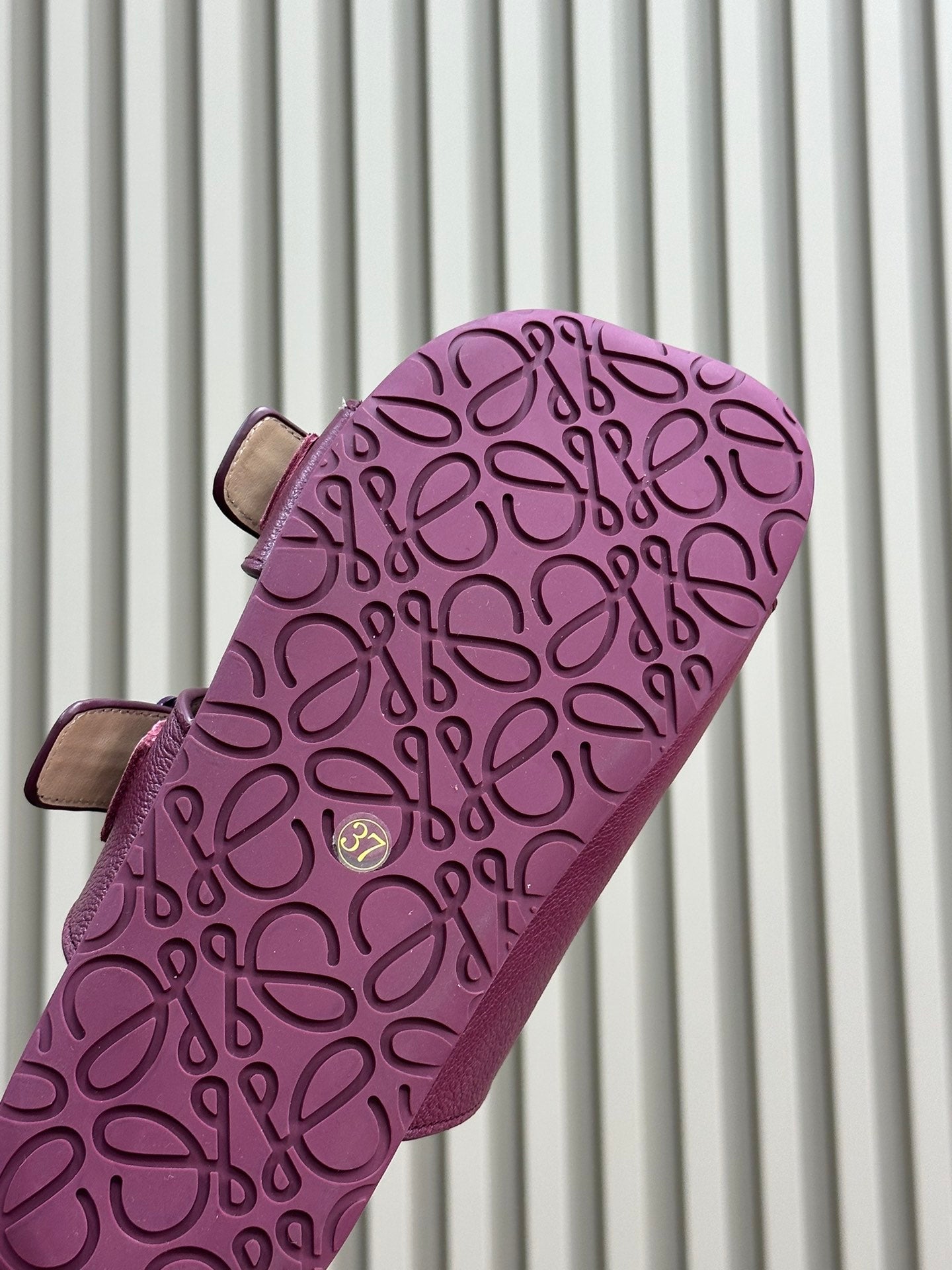 LOEWE 26S EASE SLIDE IN WINE RED CALFSKIN