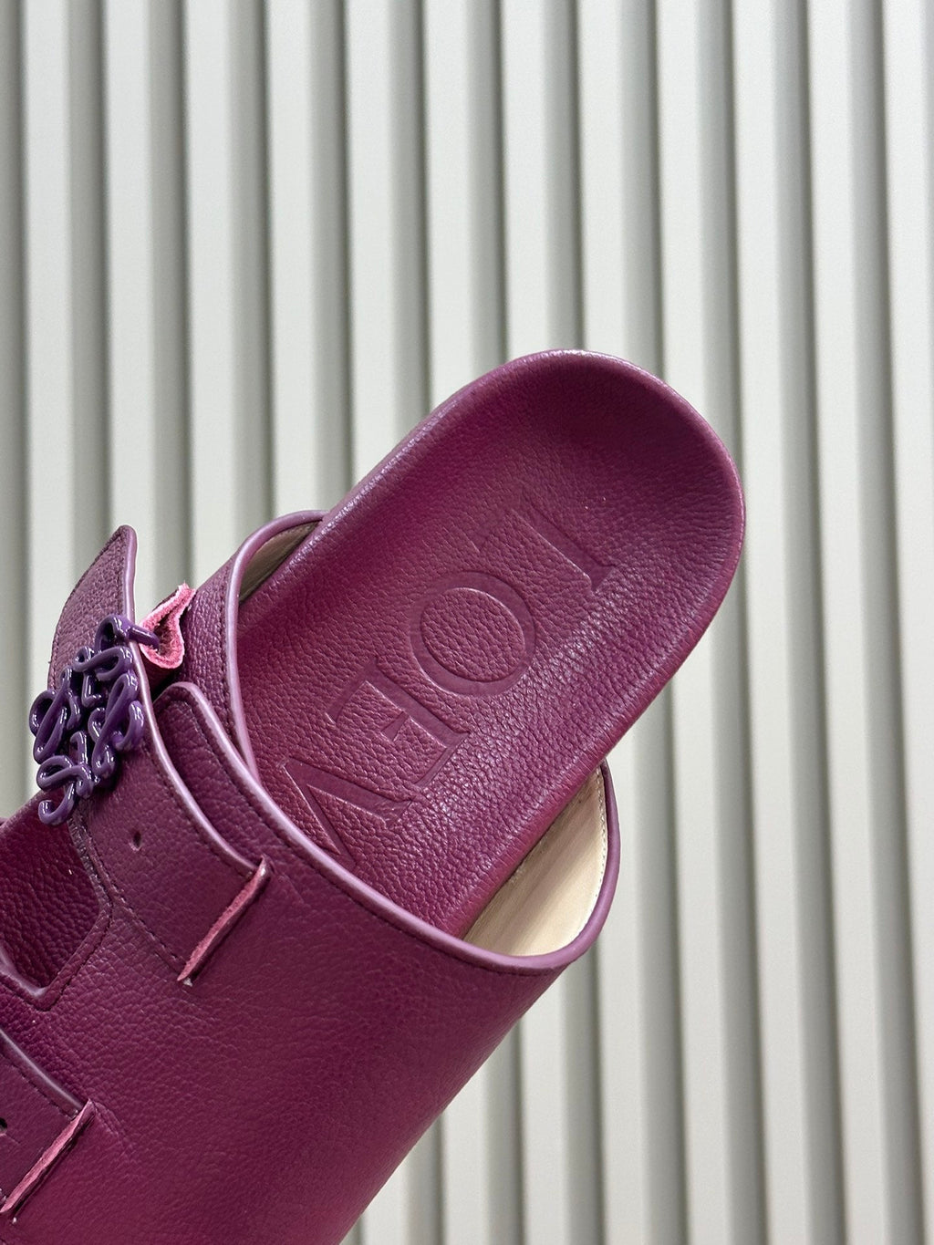 LOEWE 26S EASE SLIDE IN WINE RED CALFSKIN