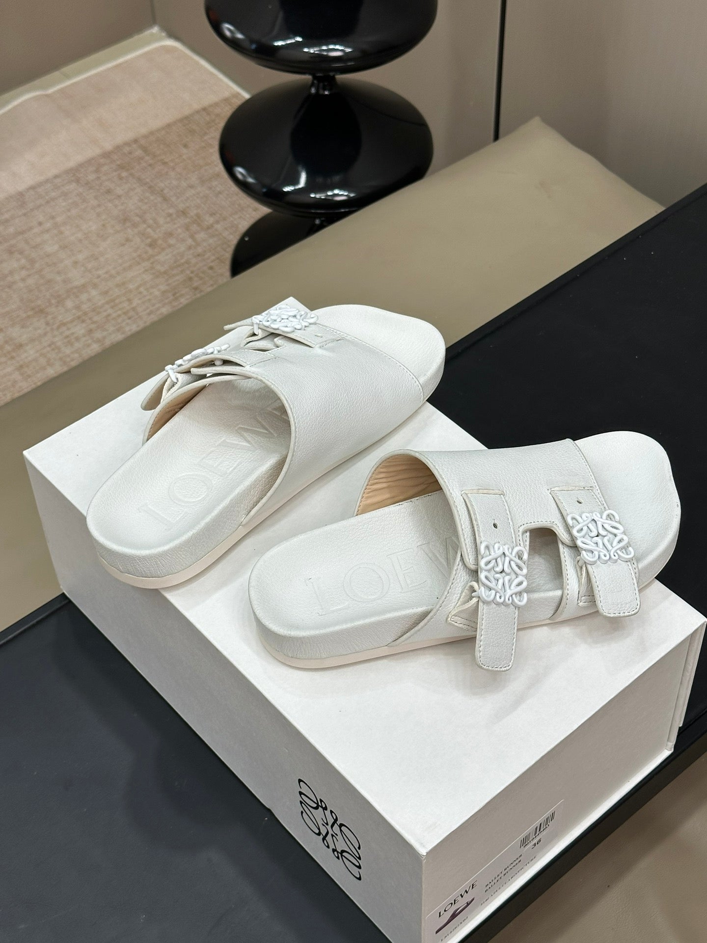 LOEWE 26S EASE SLIDE IN WHITE CALFSKIN