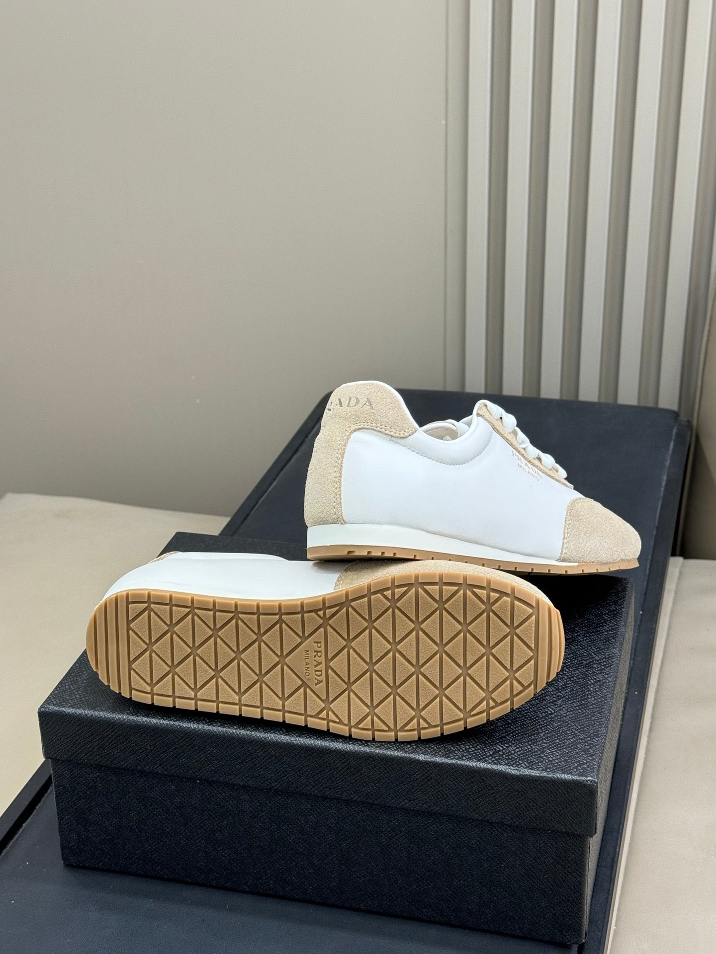 PRADA 25S SNEAKER IN WHITE MIX DARK BEIGE SUEDE STYLE 2