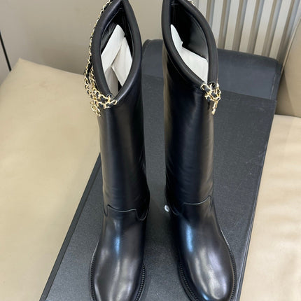 CC CHAIN LONG BOOTS IN BLACK CALFSKIN