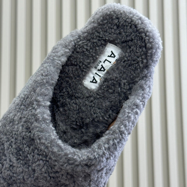 ALAIA 25S SHEARLING COZY SLIPPERS IN DARK GRAY