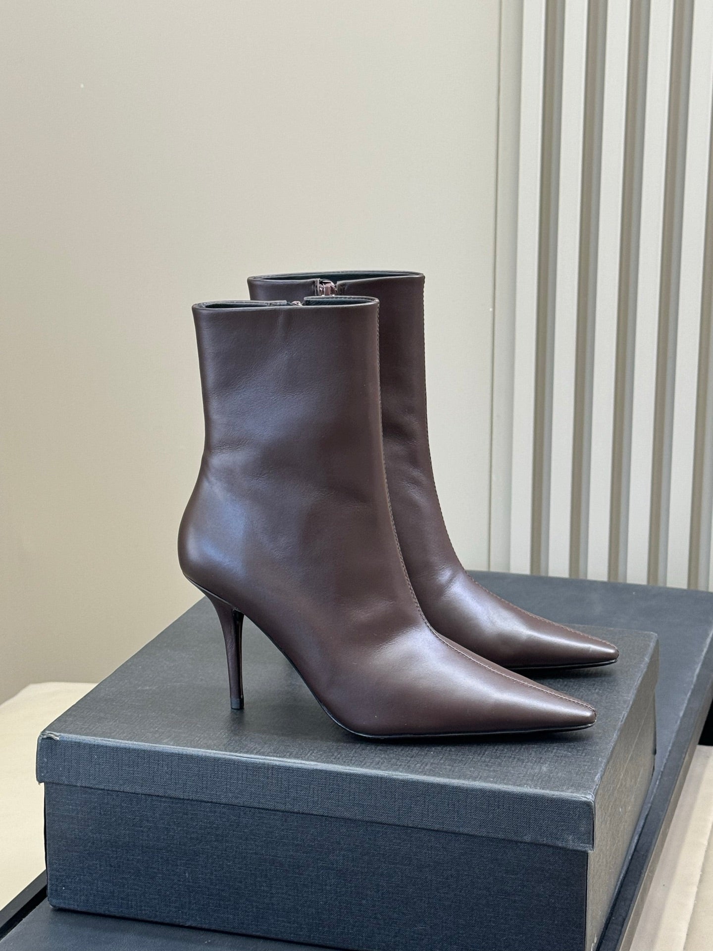 YSL 26S ZIPPERED HEELED BOOTS IN DUSTY BROWN CALFSKIN