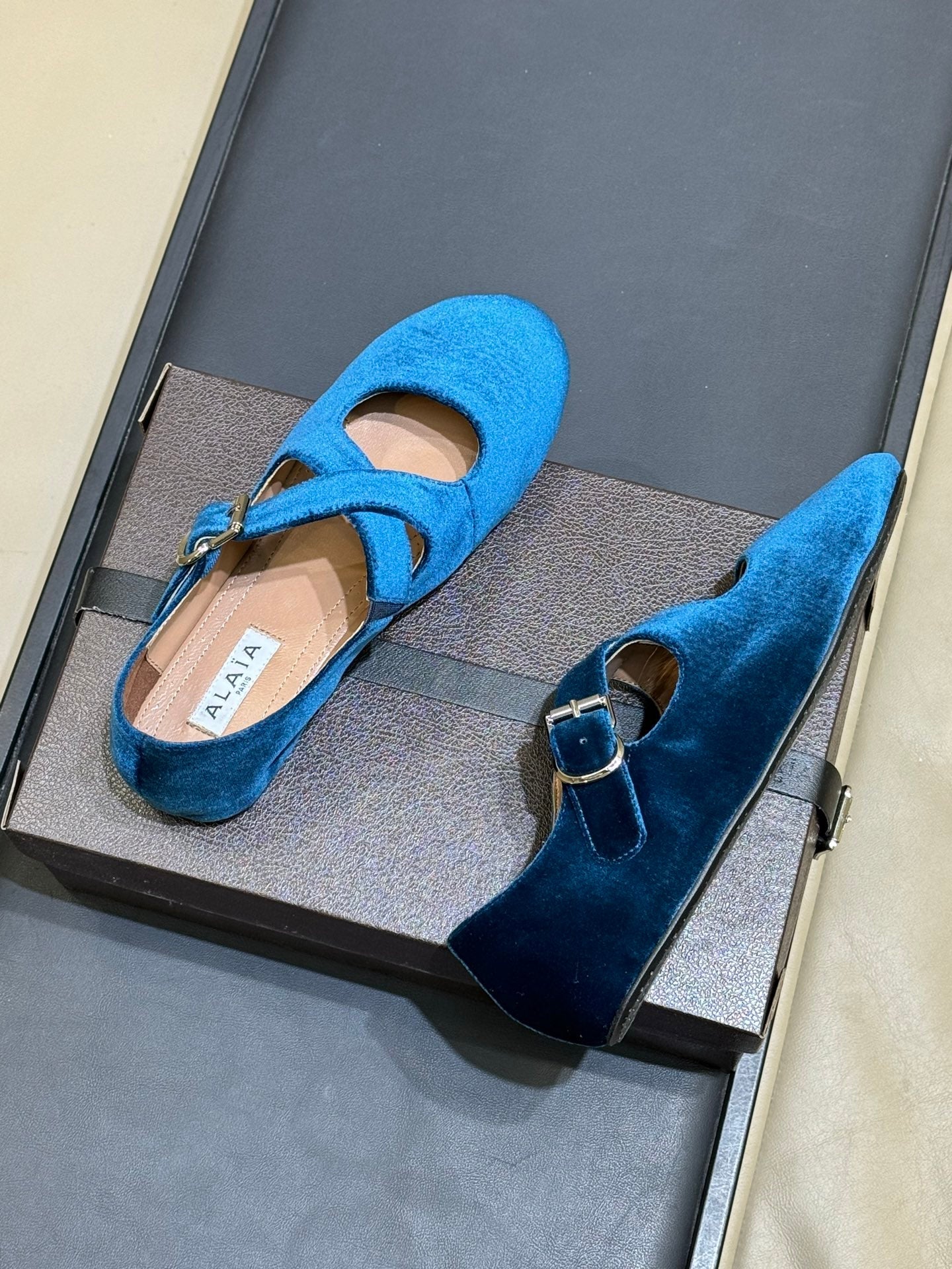 ALAIA 26S MARY JANE BALLET FLATS IN DARK BLUE VELVET