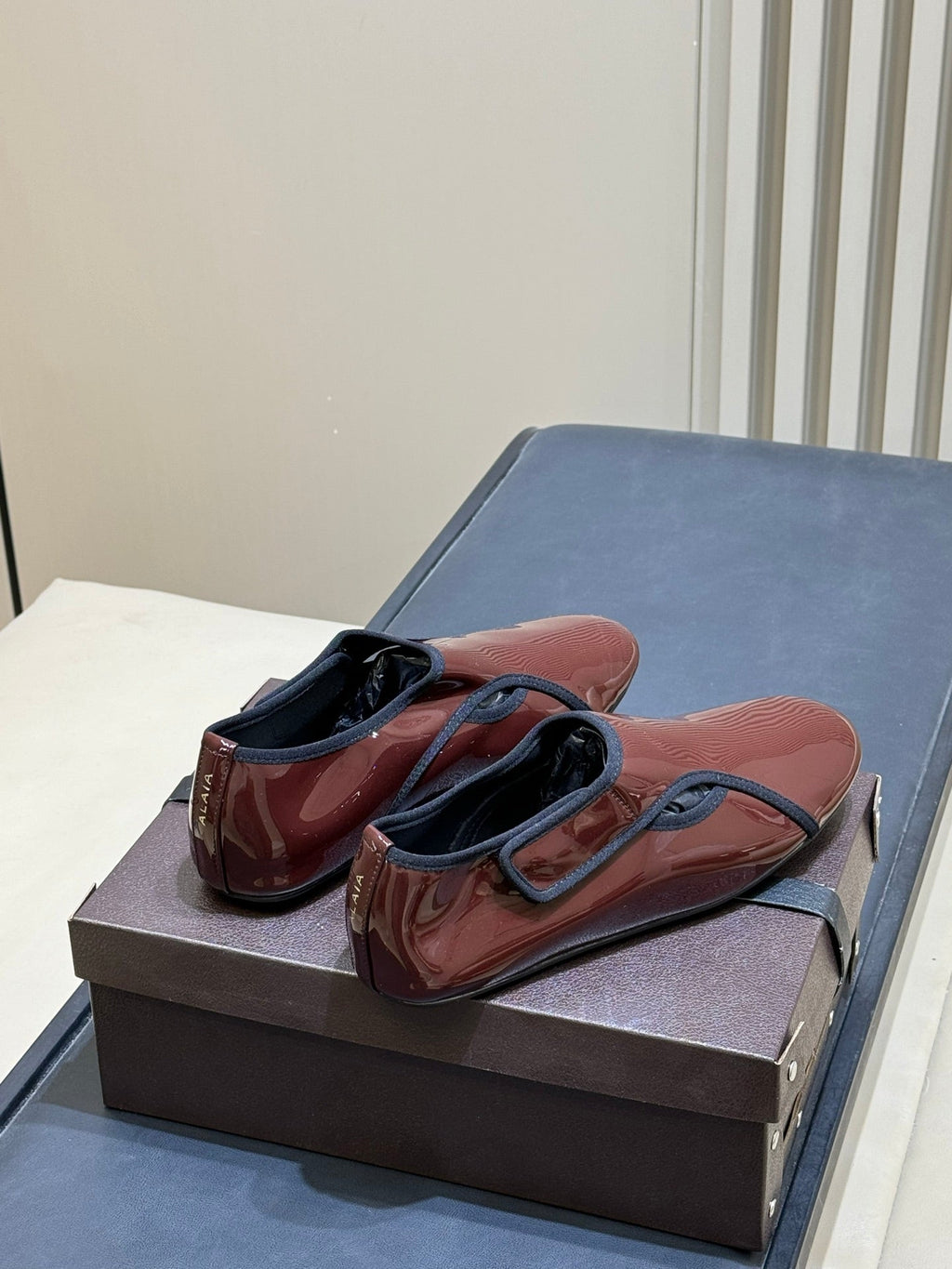 ALAIA 26S FLAT LOAFERS IN BROWN GLOSSY LAMBSKIN