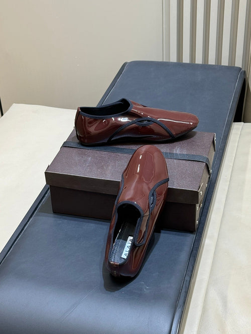 ALAIA 26S FLAT LOAFERS IN BROWN GLOSSY LAMBSKIN
