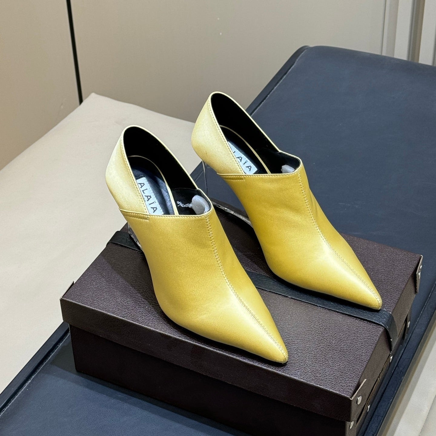 ALAIA 26S TRANSPARENT HIGH HEELS IN YELLOW SATIN