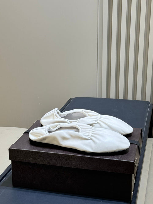 ALAIA 26S KNIT BALLET FLATS IN CREAM WHITE LAMBSKIN