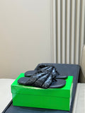 BOTTEGA VENETA 26S THONG SANDALS IN BLACK LAMBSKIN