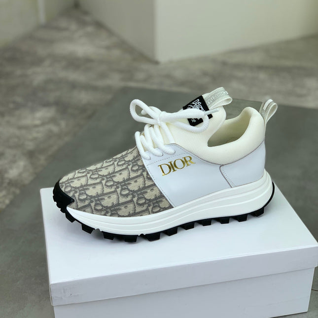 CD B24 SNEAKER BEIGE AND WHITE FABRIC