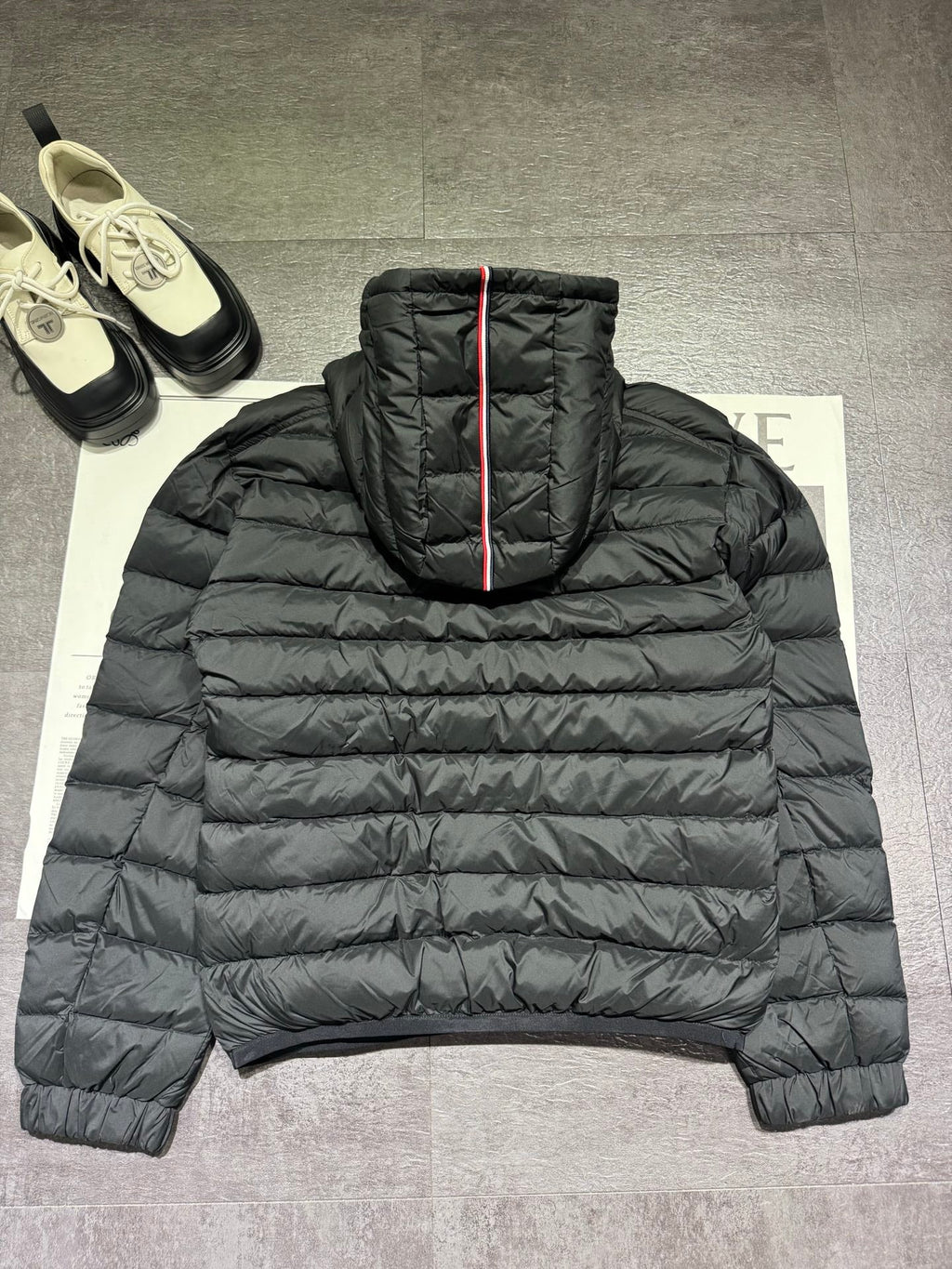 MONCLER 25S SHORT HOODED JACKET 322