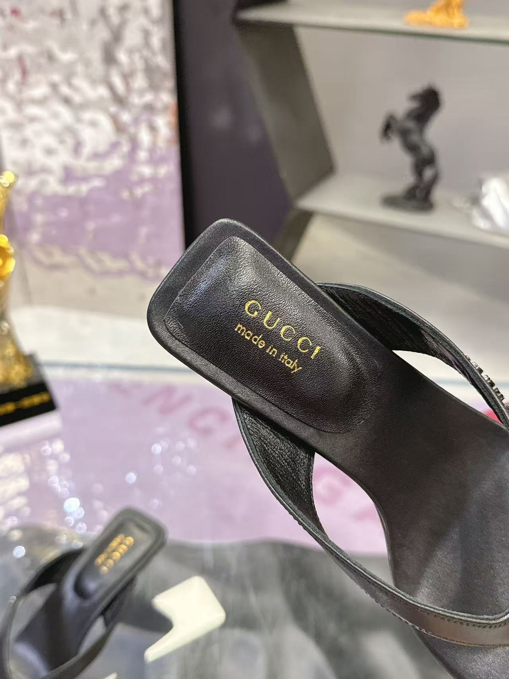GUCCI 26S THONG KITTEN HEEL SANDALS 55MM IN BLACK CALFSKIN