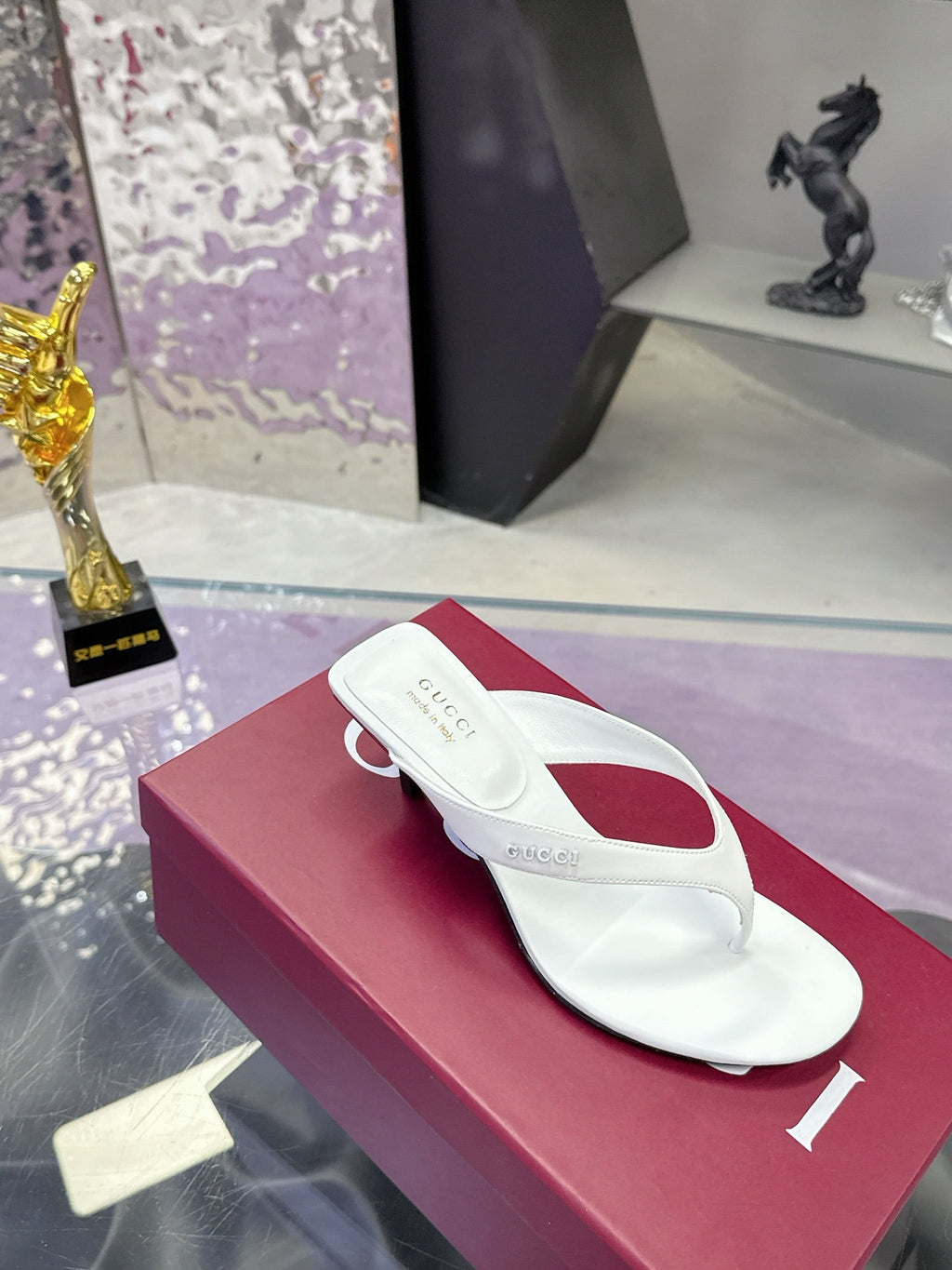 GUCCI 26S THONG KITTEN HEEL SANDALS 55MM IN WHITE CALFSKIN
