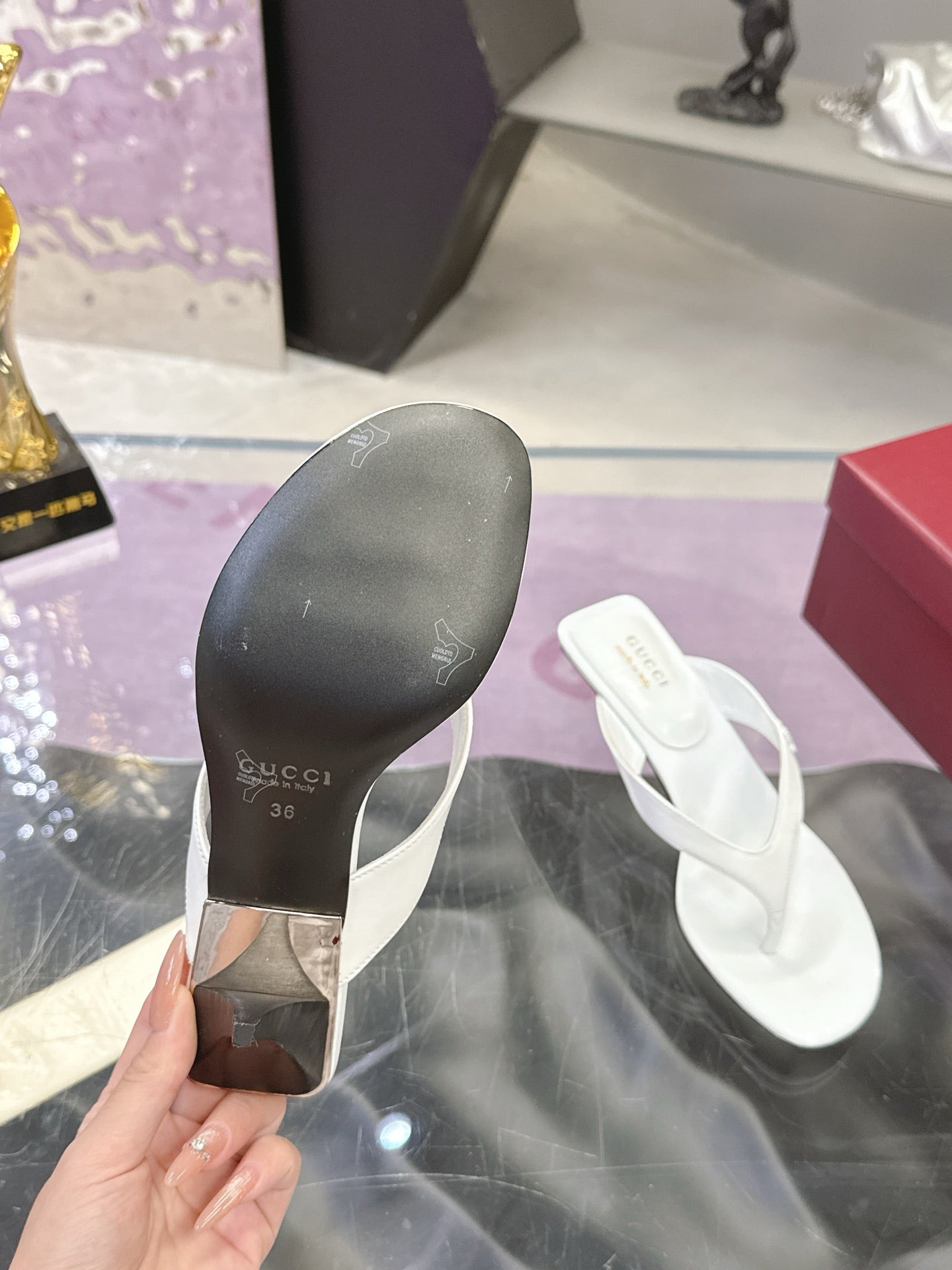 GUCCI 26S THONG KITTEN HEEL SANDALS 55MM IN WHITE CALFSKIN