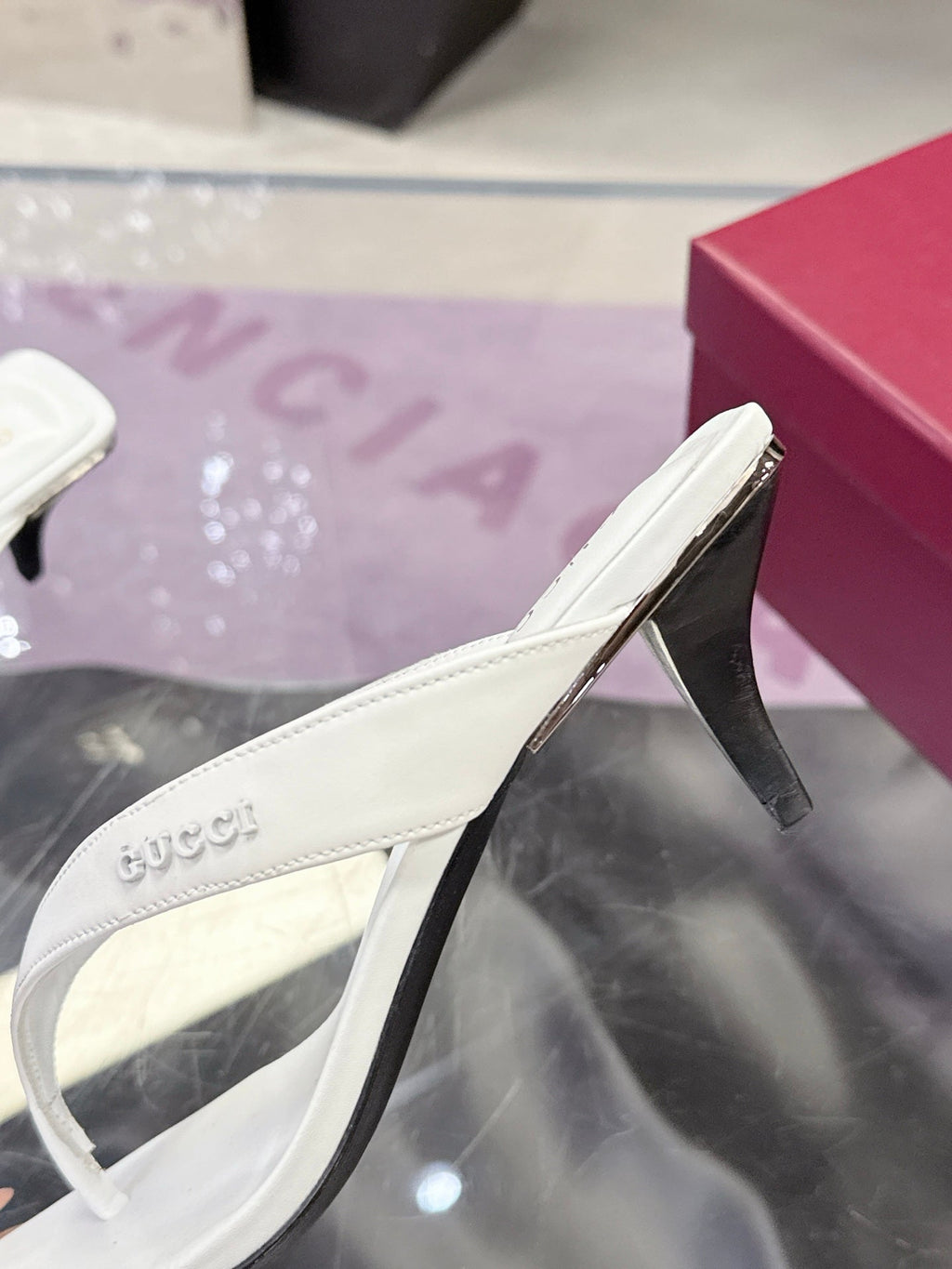 GUCCI 26S THONG KITTEN HEEL SANDALS 55MM IN WHITE CALFSKIN