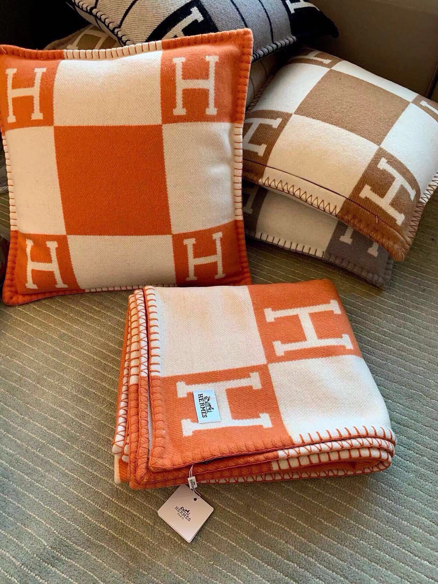 TIGRE BAYADERE BLANAVALON III THROW BLANKET IN SPANISH ORANGE CASHMERE 407145