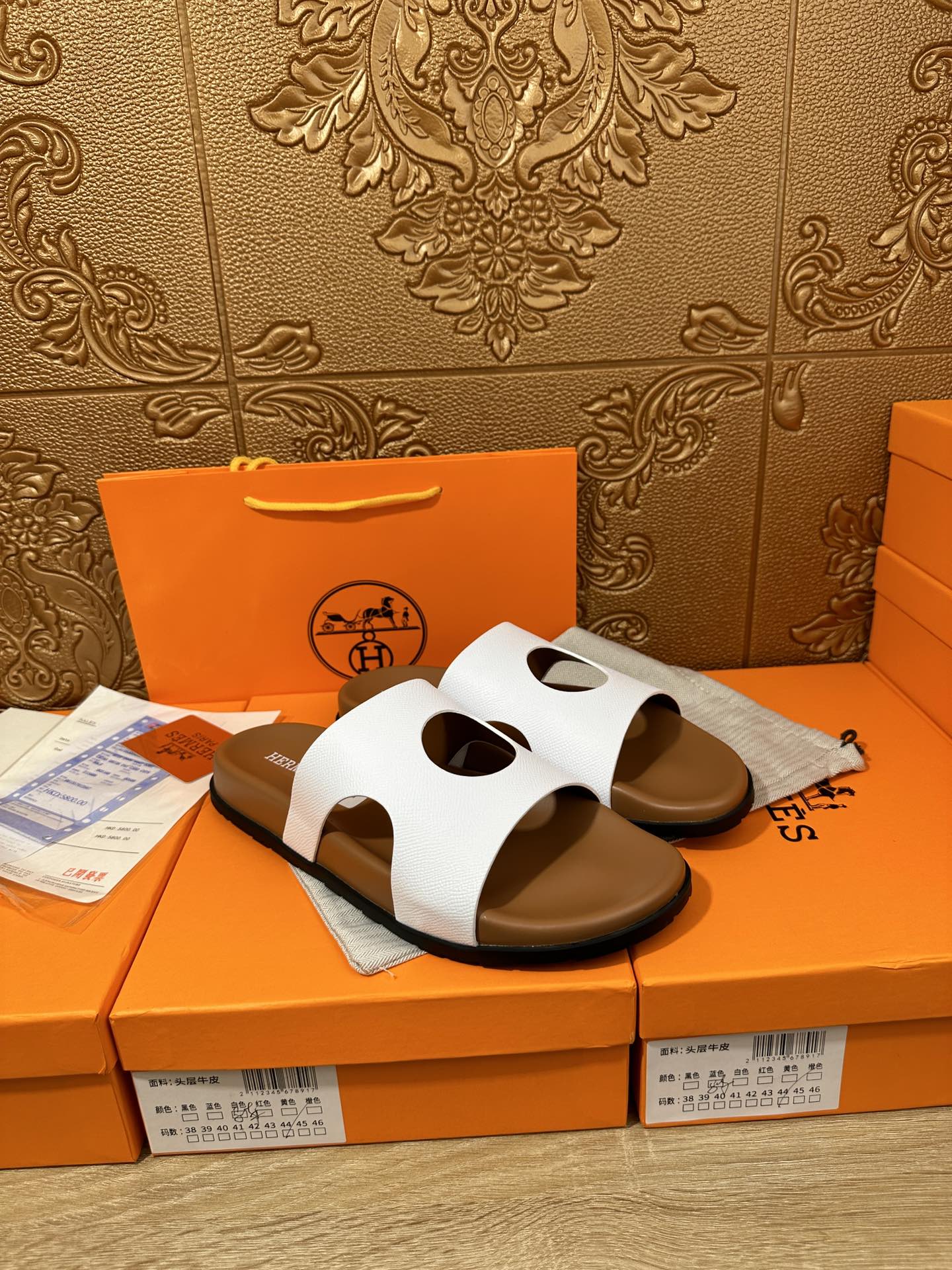 HM CIRCLE CUT SANDAL WHITE AND CARAMEL CALFSKIN