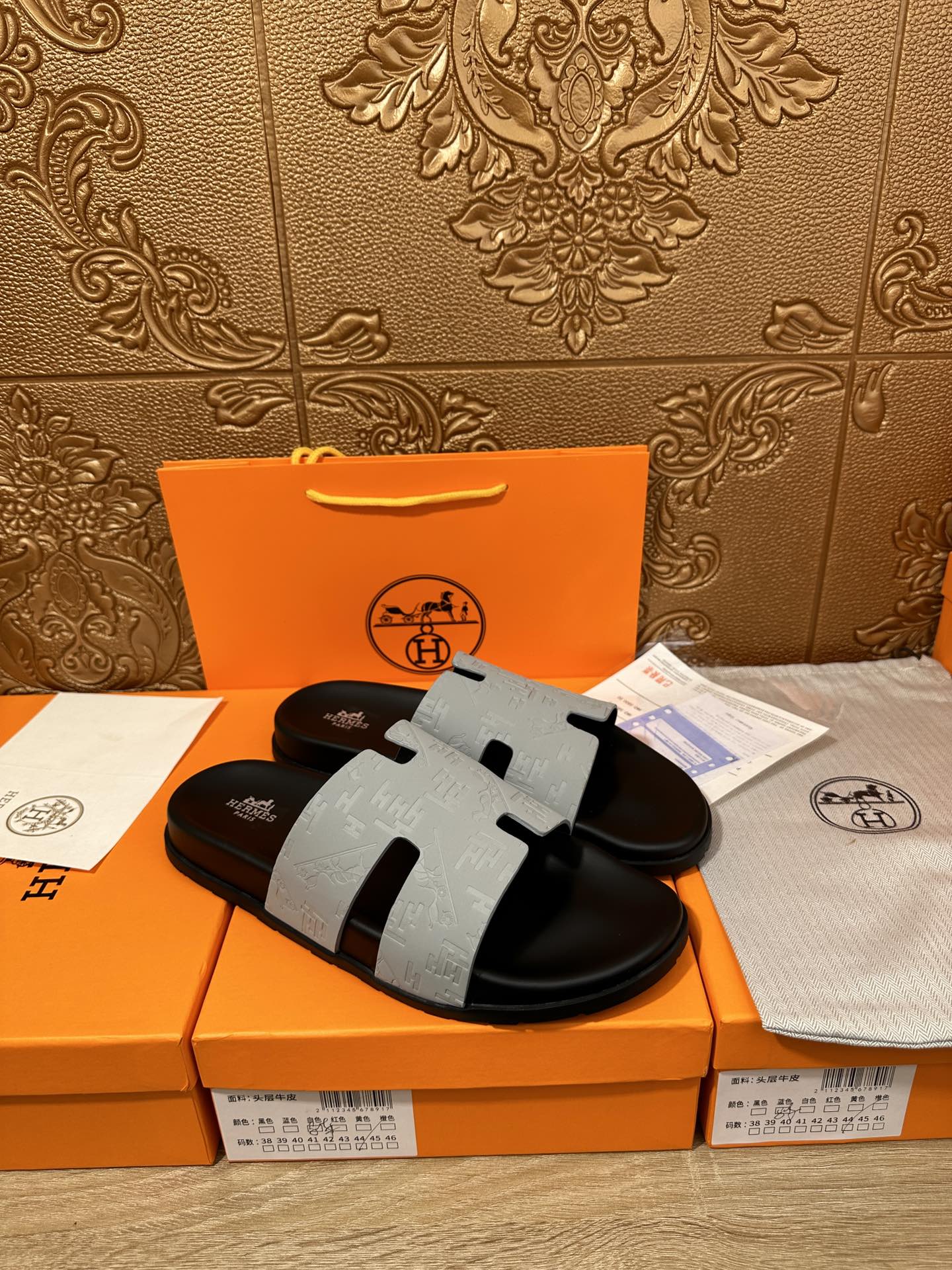 HM IZMIR SLIPPER LIGHT GRAY CALFSKIN