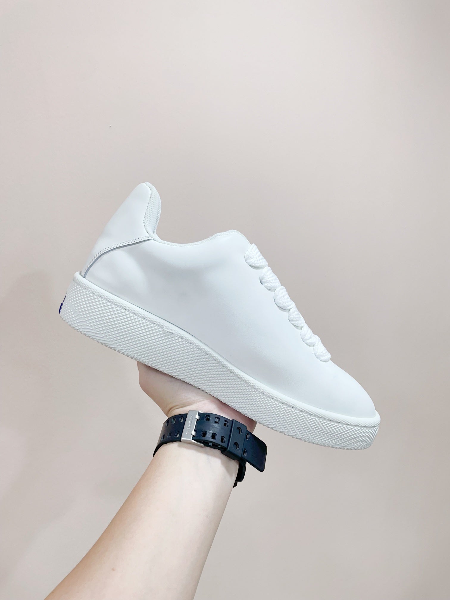 BURBERRY 26S LACE UP SNEAKERS IN WHITE CALFSKIN