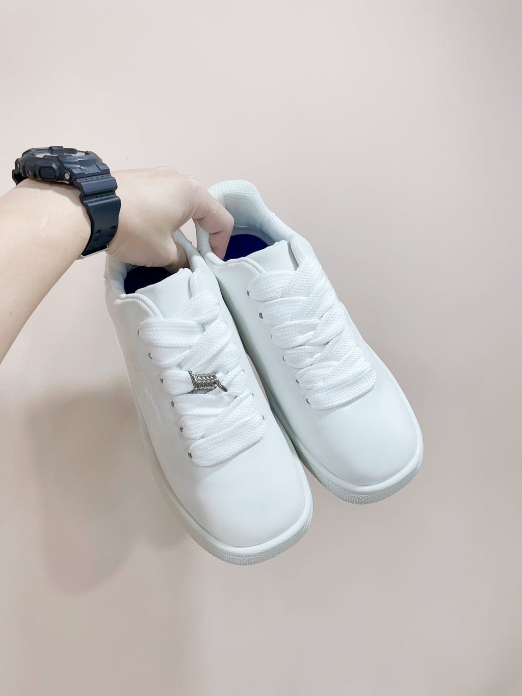 BURBERRY 26S LACE UP SNEAKERS IN WHITE CALFSKIN