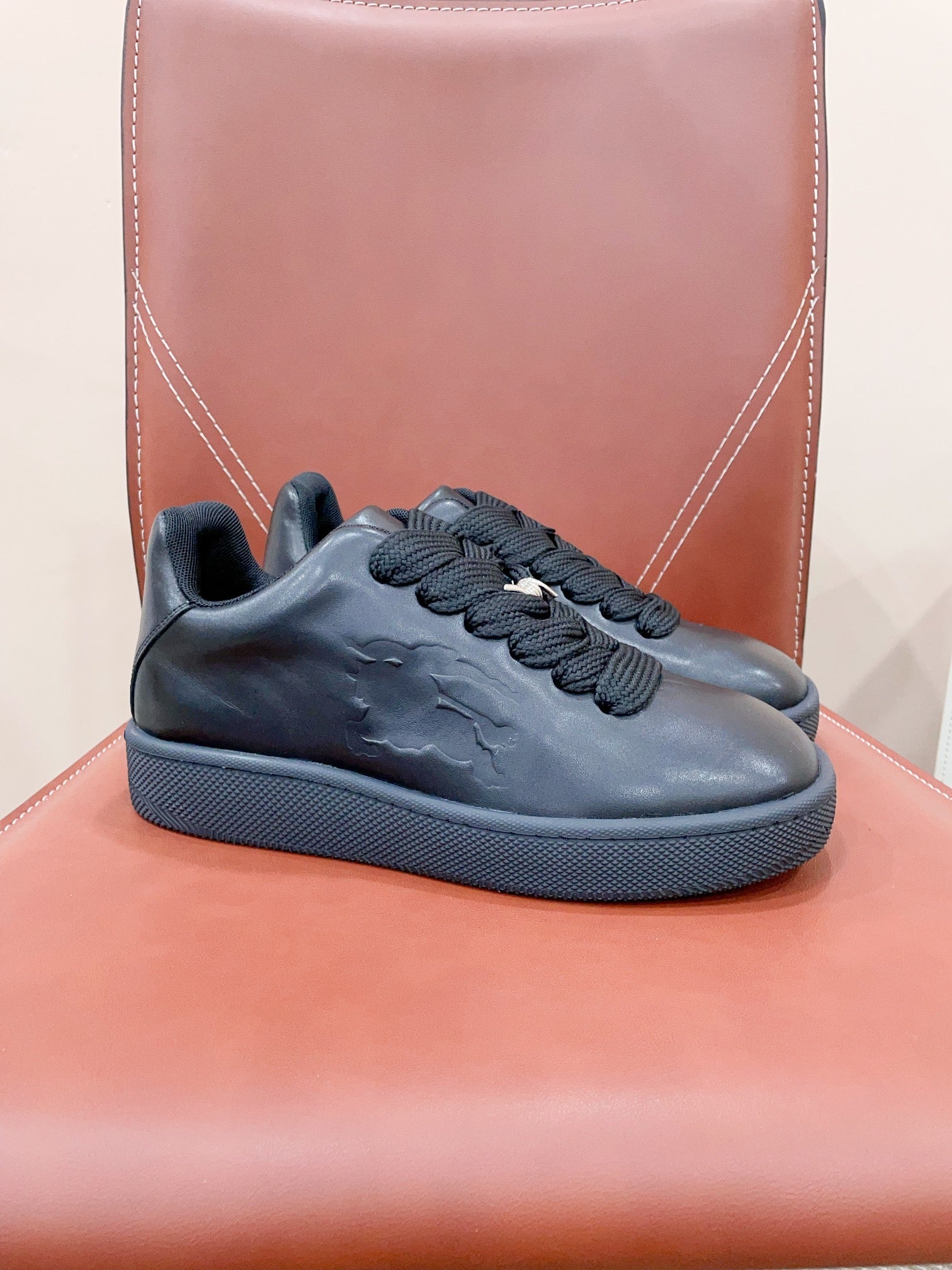 BURBERRY 26S LACE UP SNEAKERS IN BLACK CALFSKIN