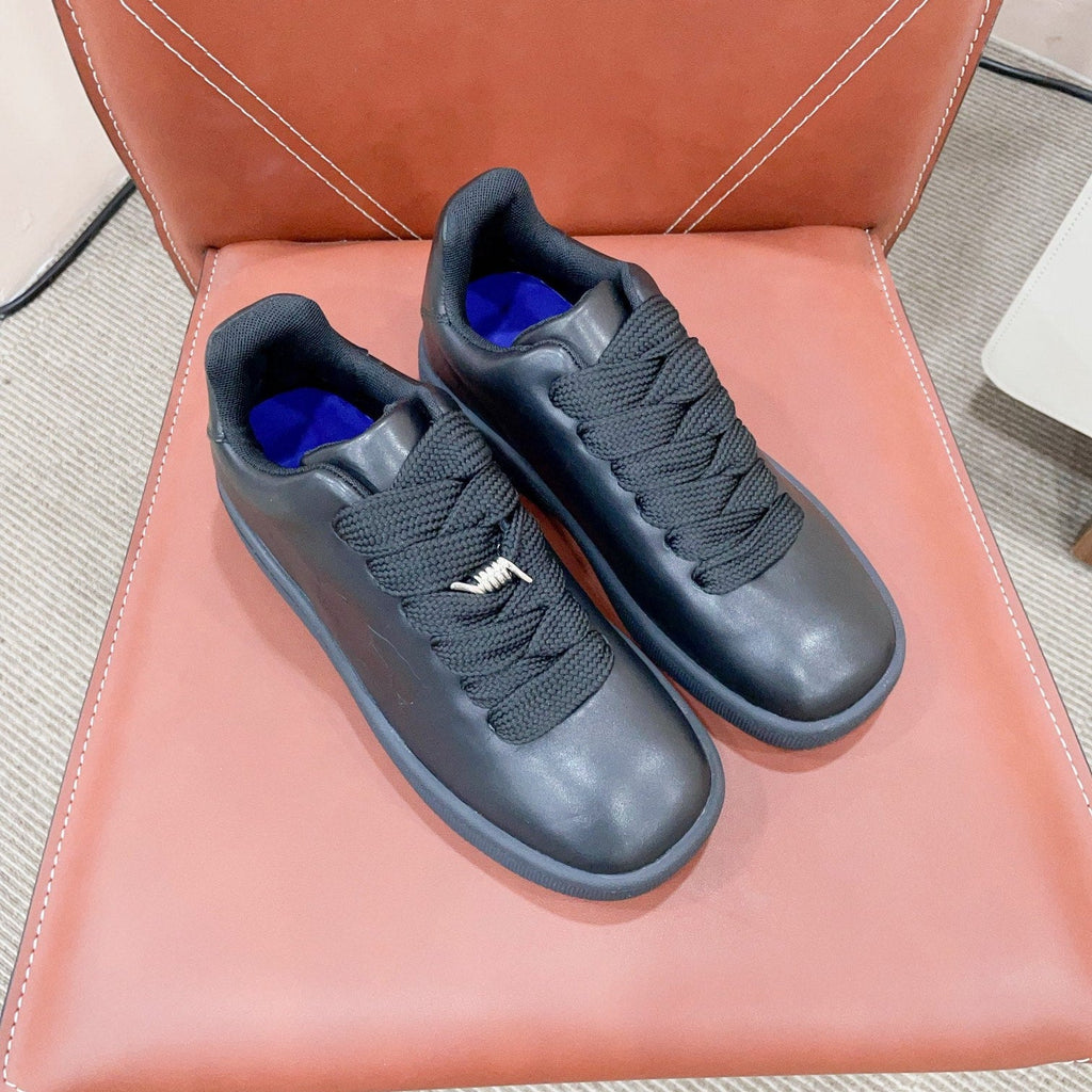 BURBERRY 26S LACE UP SNEAKERS IN BLACK CALFSKIN