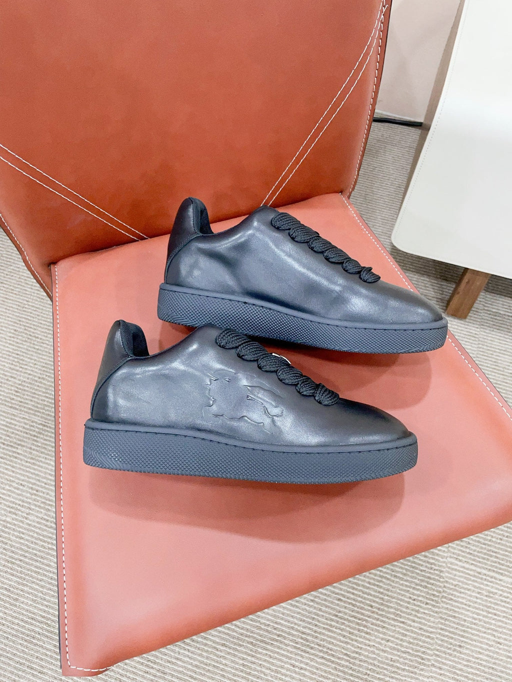 BURBERRY 26S LACE UP SNEAKERS IN BLACK CALFSKIN