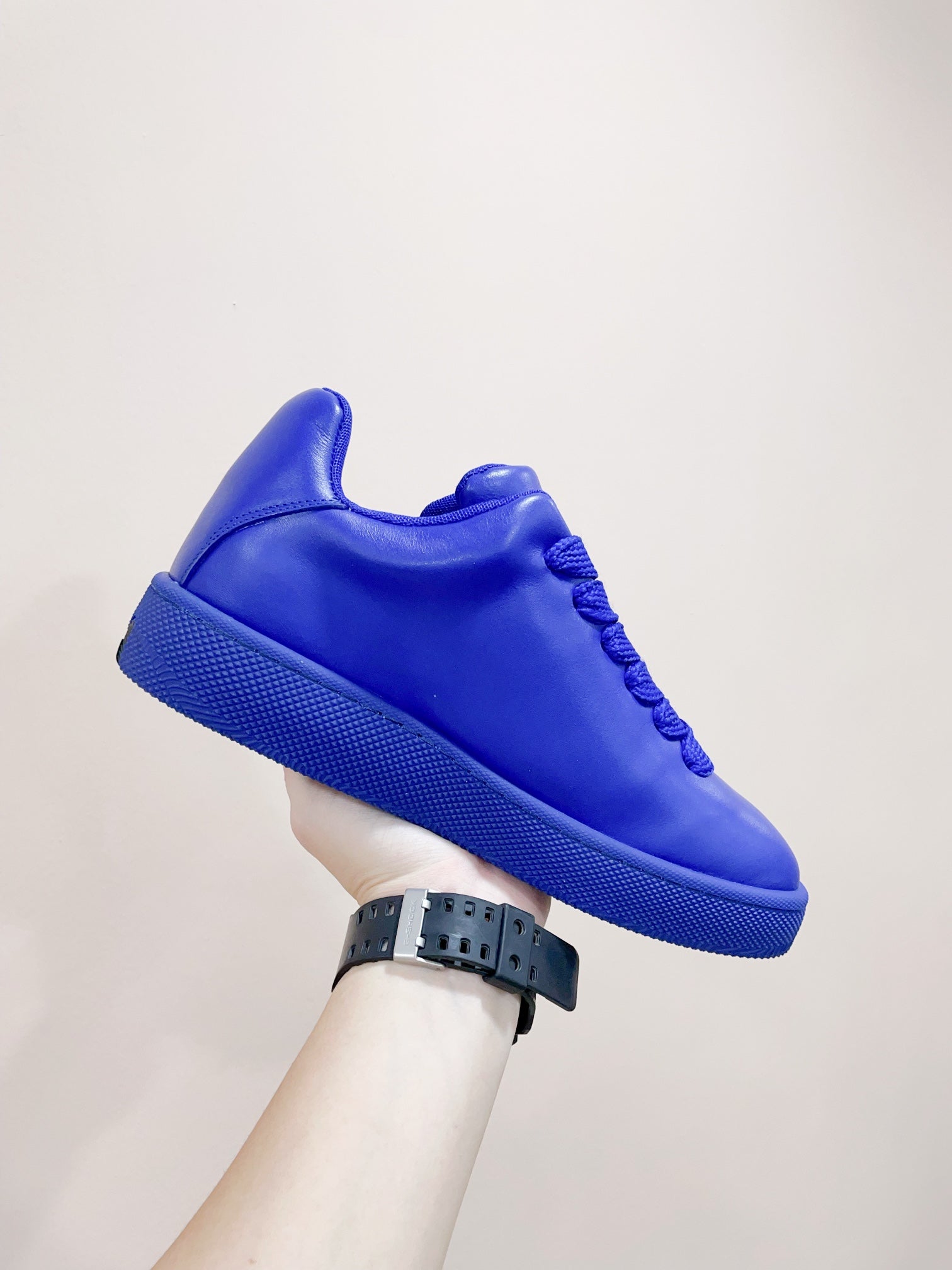 BURBERRY 26S LACE UP SNEAKERS IN BLUE CALFSKIN
