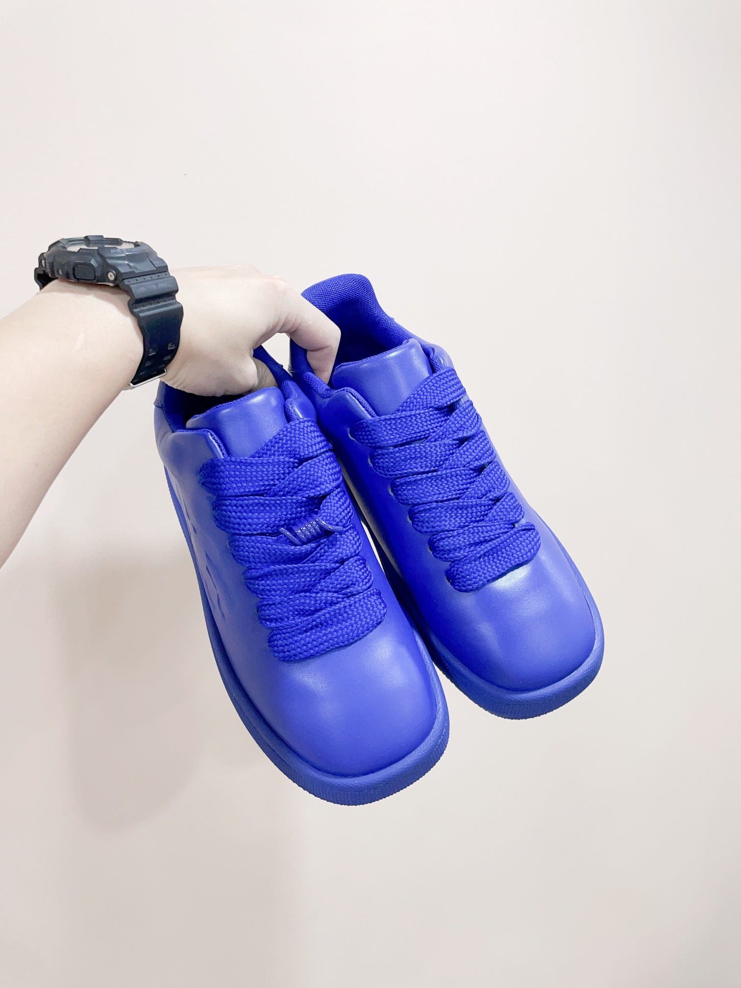 BURBERRY 26S LACE UP SNEAKERS IN BLUE CALFSKIN