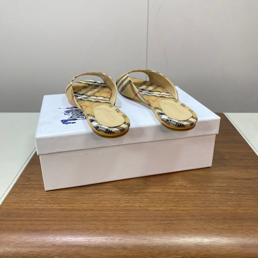 BURBERRY 26S SLIDES IN BEIGE PLAID FABRIC