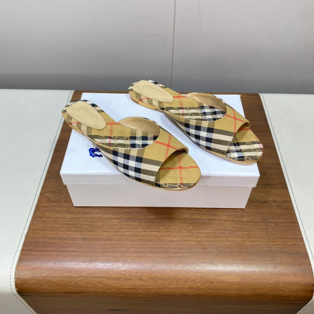 BURBERRY 26S SLIDES IN BEIGE PLAID FABRIC