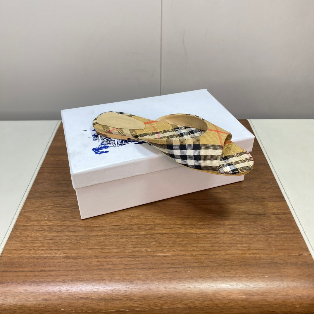 BURBERRY 26S SLIDES IN BEIGE PLAID FABRIC