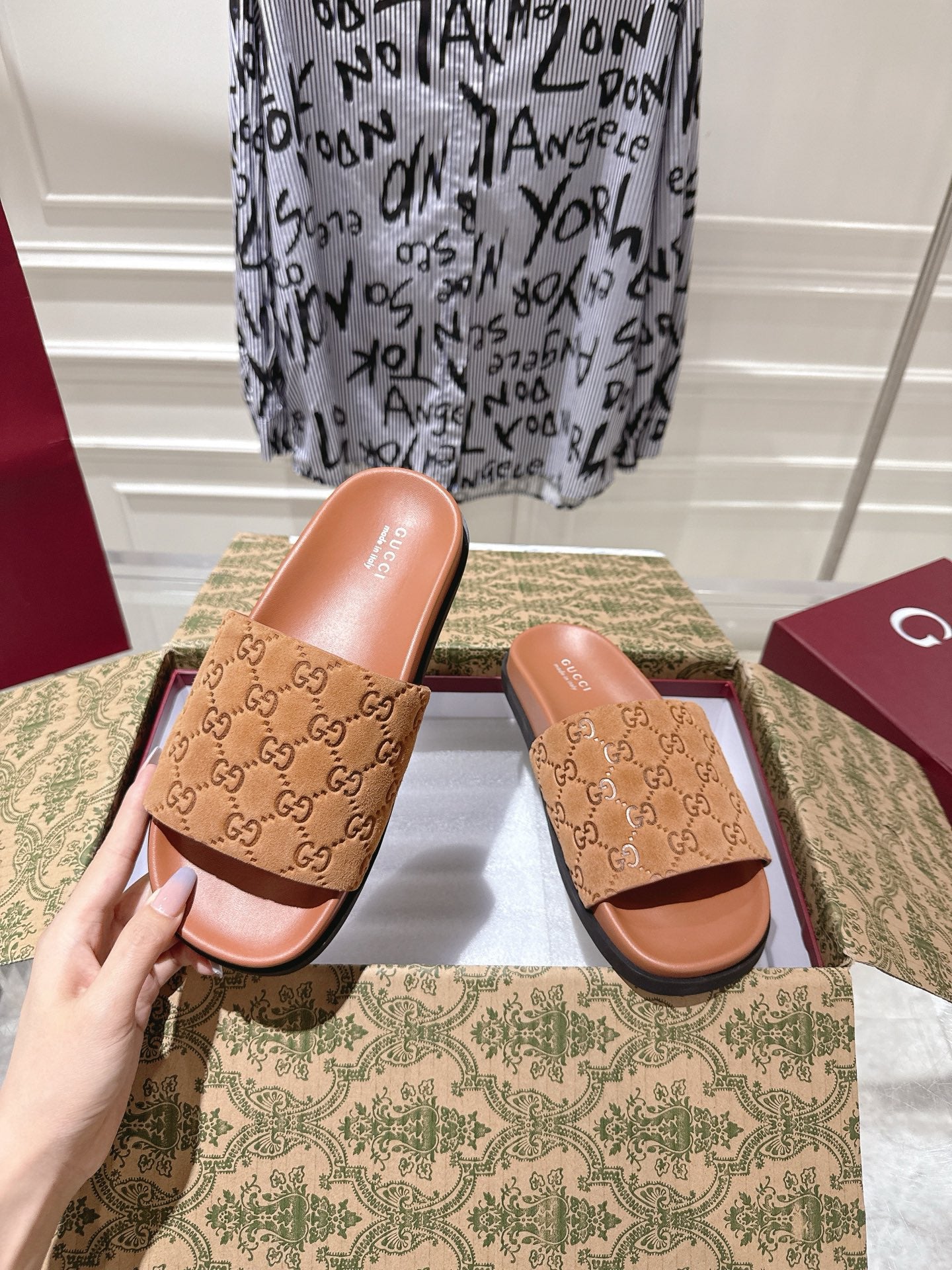 GG SLIDES IN BURNT ORANGE SUEDE WITH EMBOSSED LOGO STYLE 5