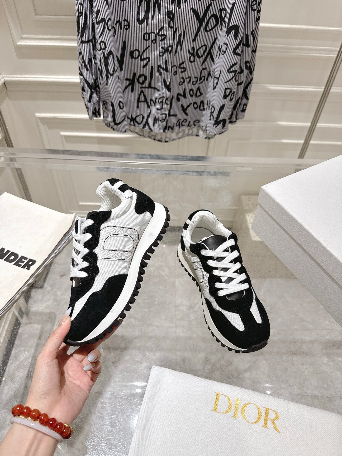 DIOR 25S C'EST DIOR SNEAKER IN WHITE BLACK CALFSKIN AND SUEDE