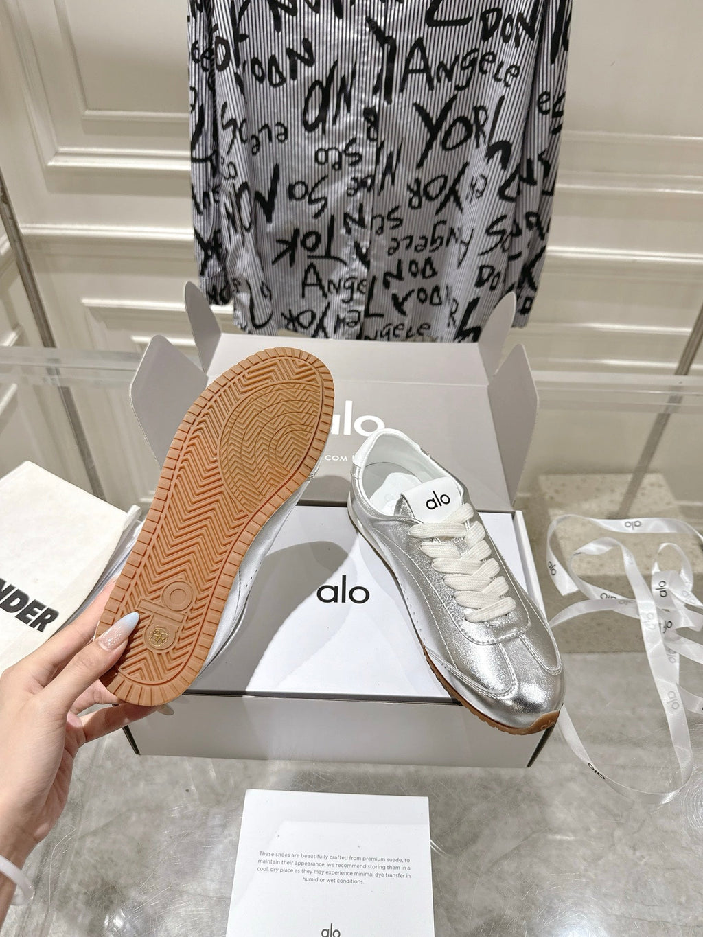 ALO 25S SUNSET SNEAKER IN SILVER LAMBSKIN