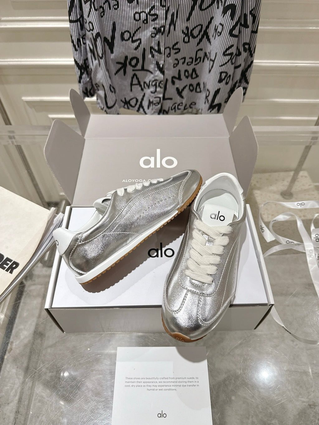 ALO 25S SUNSET SNEAKER IN SILVER LAMBSKIN