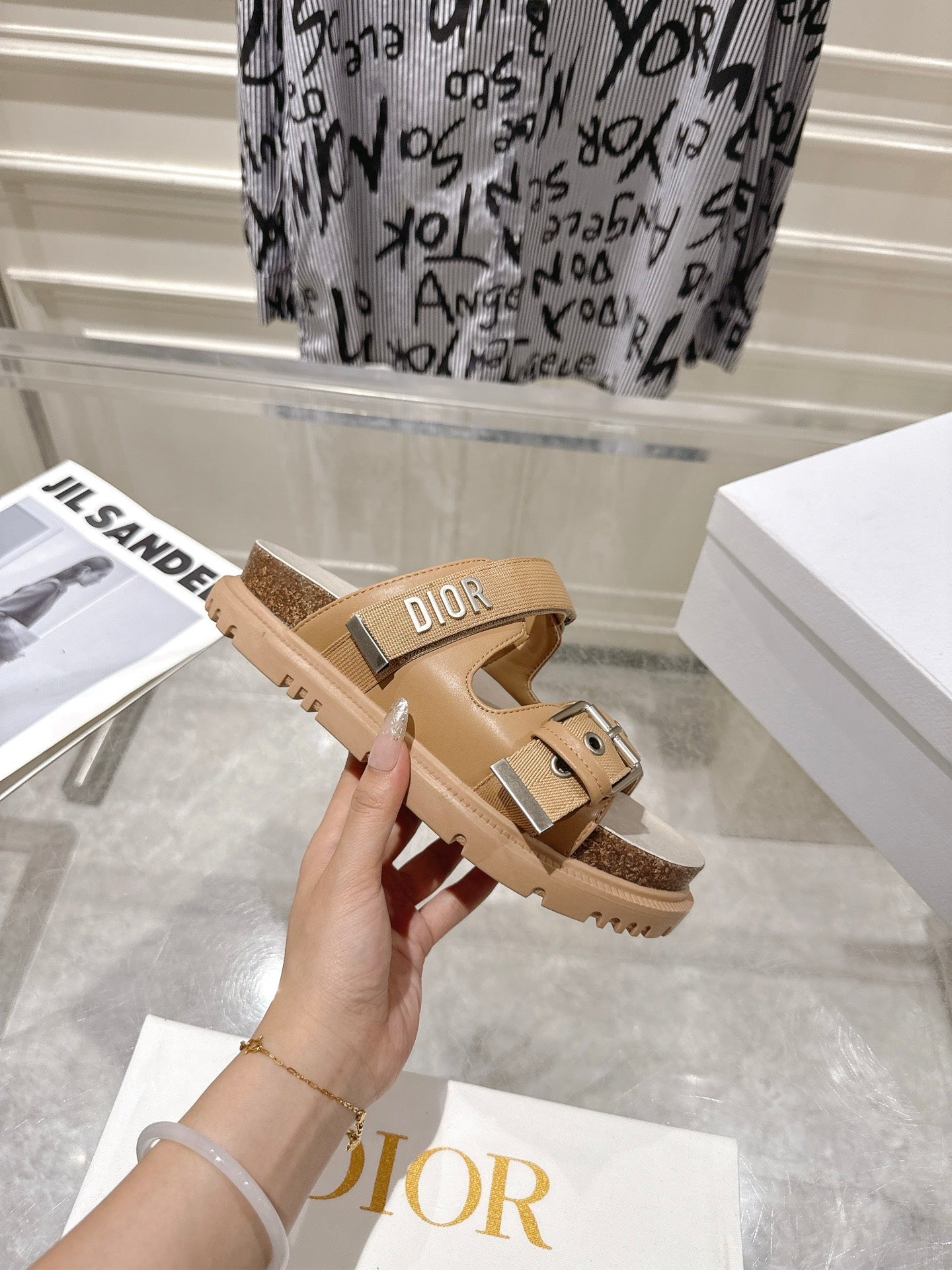 DIOR 26S SLIDES IN CAMEL BEIGE CANVAS