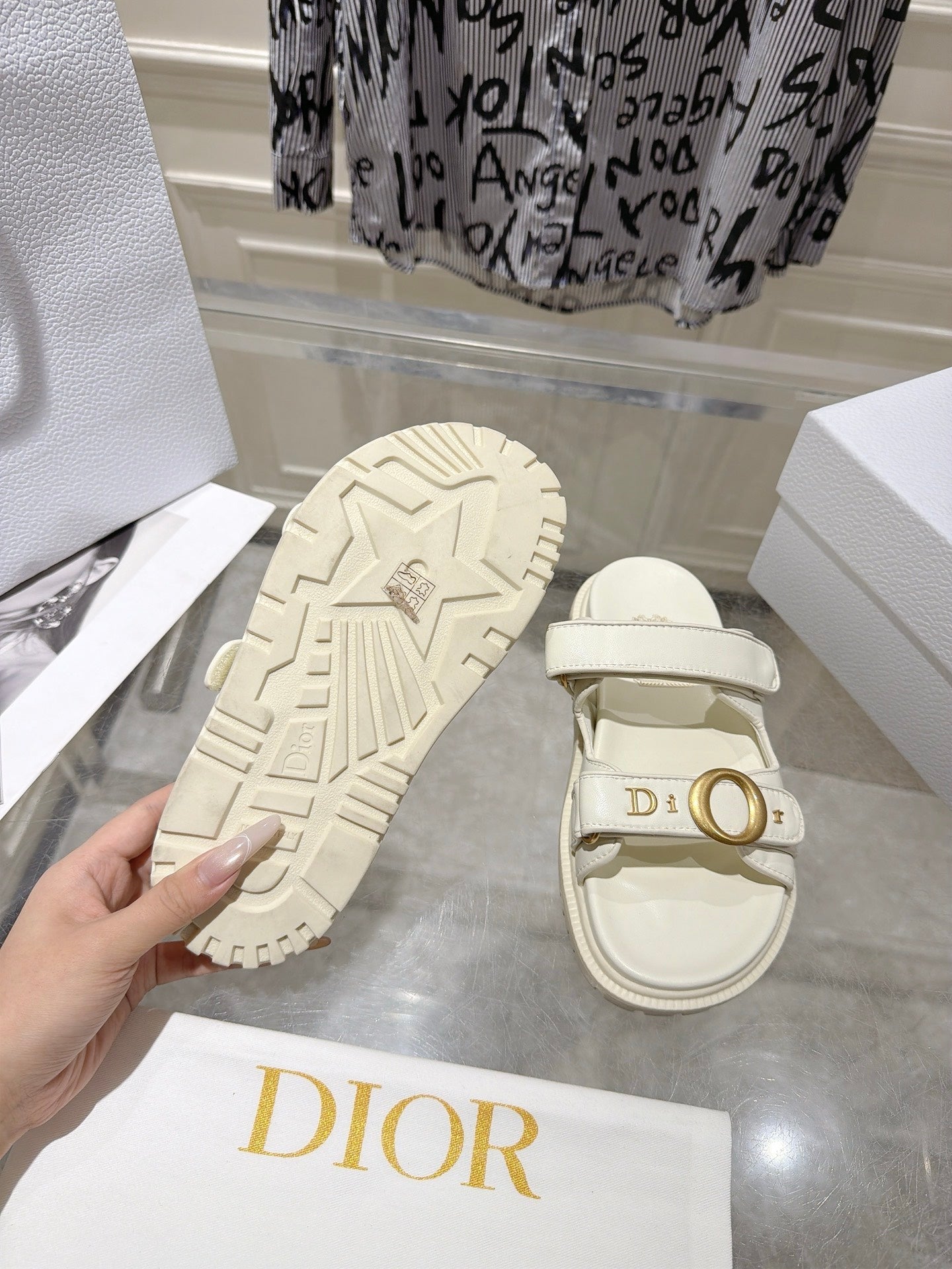 DIOR 26S SANDALS IN OFF WHITE CALFSKIN