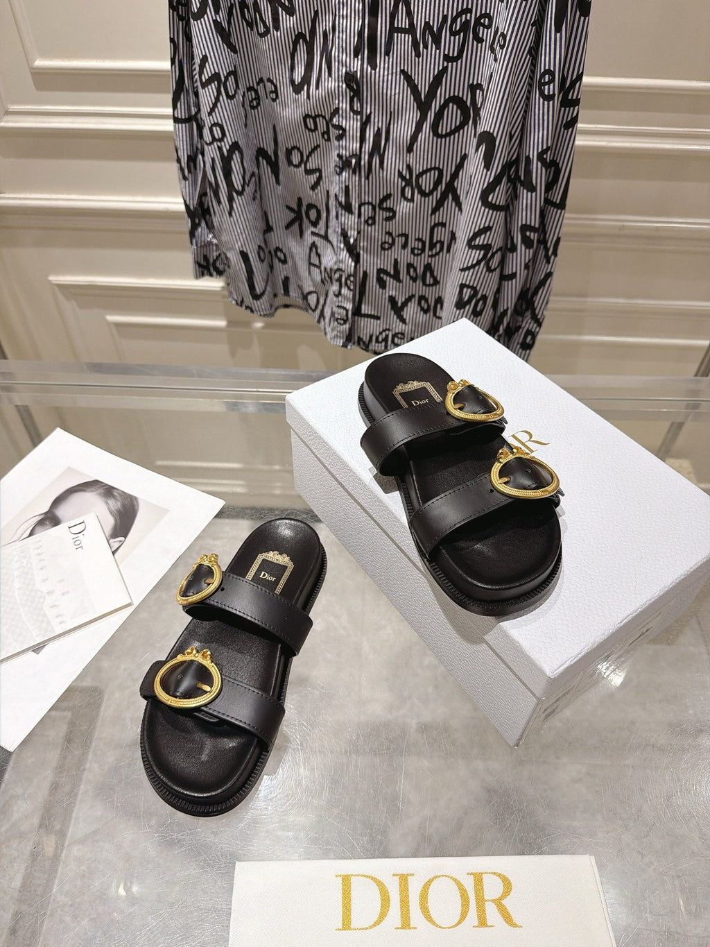 DIOR 26S MEDAILLON BUCKLE SLIDE IN BLACK CALFSKIN