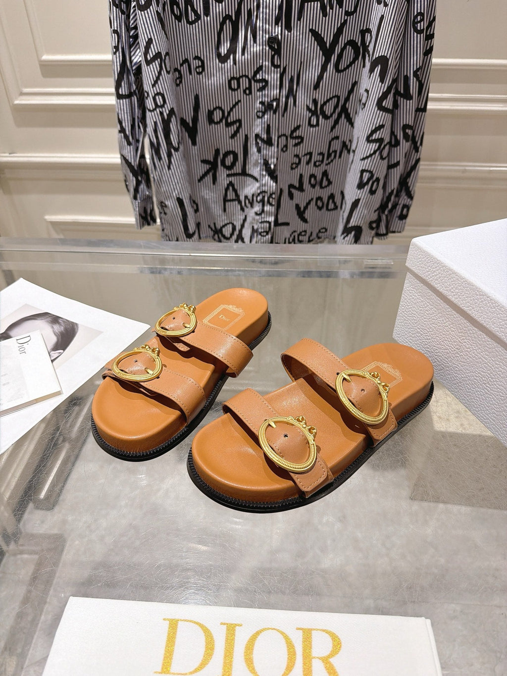 DIOR 26S MEDAILLON BUCKLE SLIDE IN SADDLE BROWN CALFSKIN