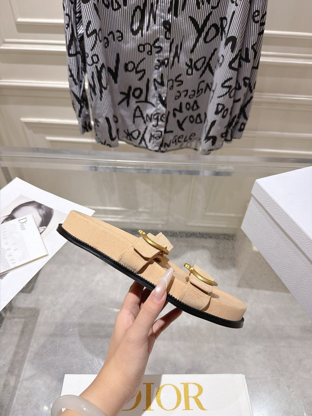 DIOR 26S MEDAILLON BUCKLE SLIDE IN SAND BEIGE SUEDE