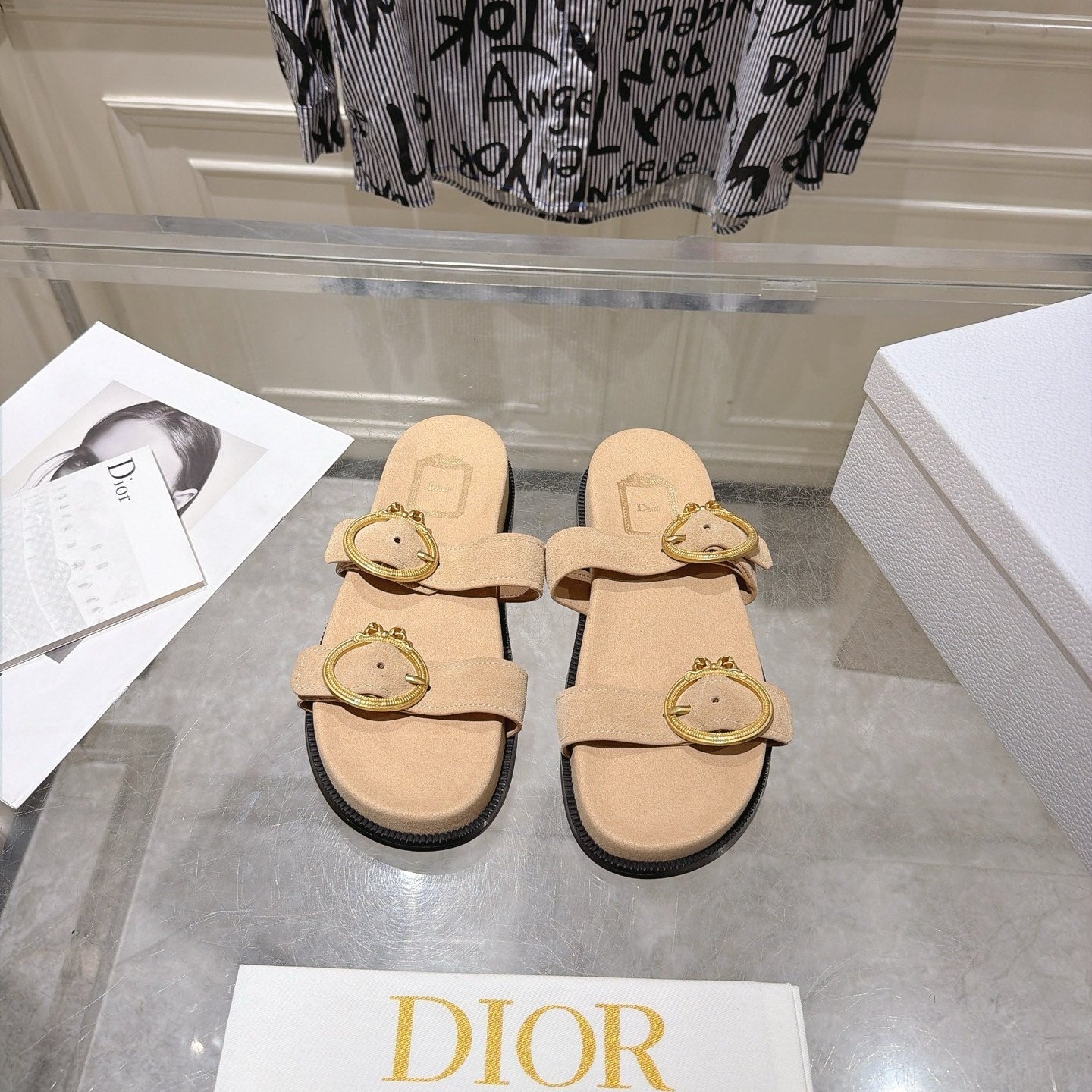 DIOR 26S MEDAILLON BUCKLE SLIDE IN SAND BEIGE SUEDE