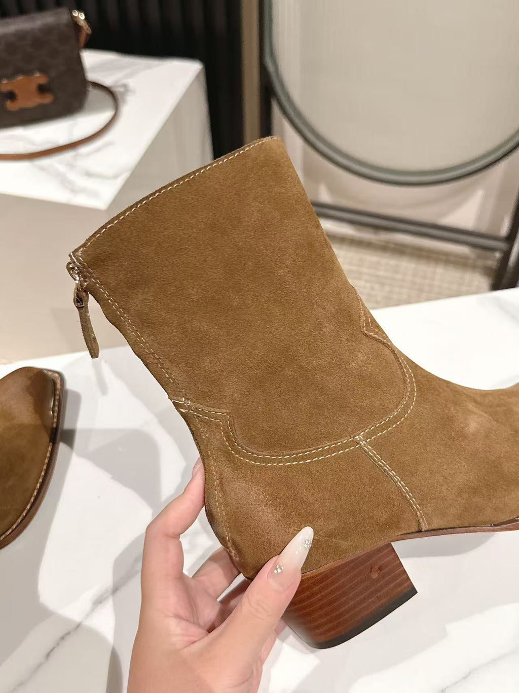 CELINE 25S CHELSEA BOOTS CLASSIC 45MM IN BROWN SUEDE