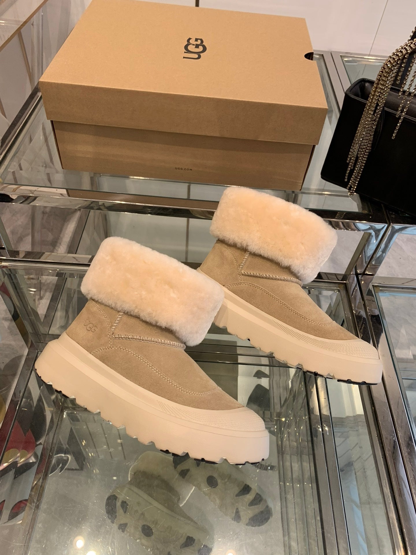 ANKLE BOOTS IN DESERT BROWN SUEDE AND WHITE CALFSKIN