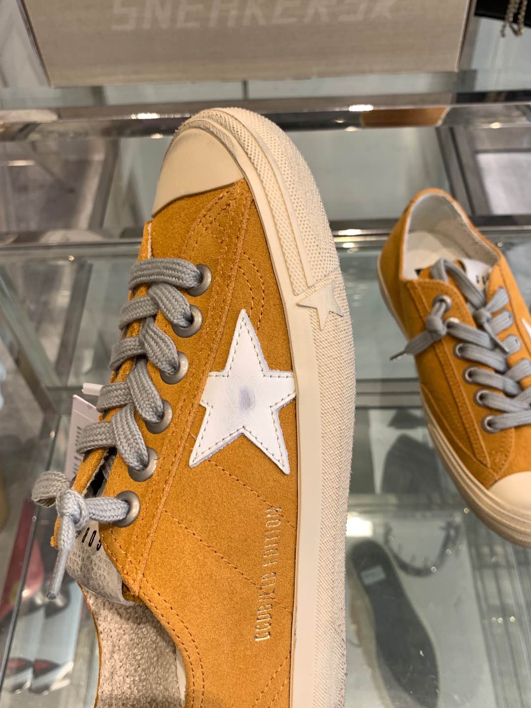 V-STAR LTD SNEAKERS IN MARIGOLD SUEDE WHITE STAR
