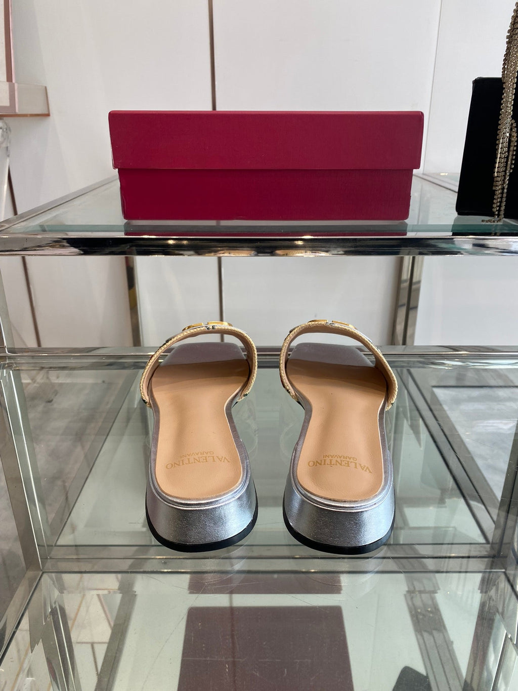 VLTN HIGH HEEL 25S 30 MM IN BEIGE FABRIC AND SILVER LAMBSKIN WITH EMBROIDERED CHERRY MOTIF
