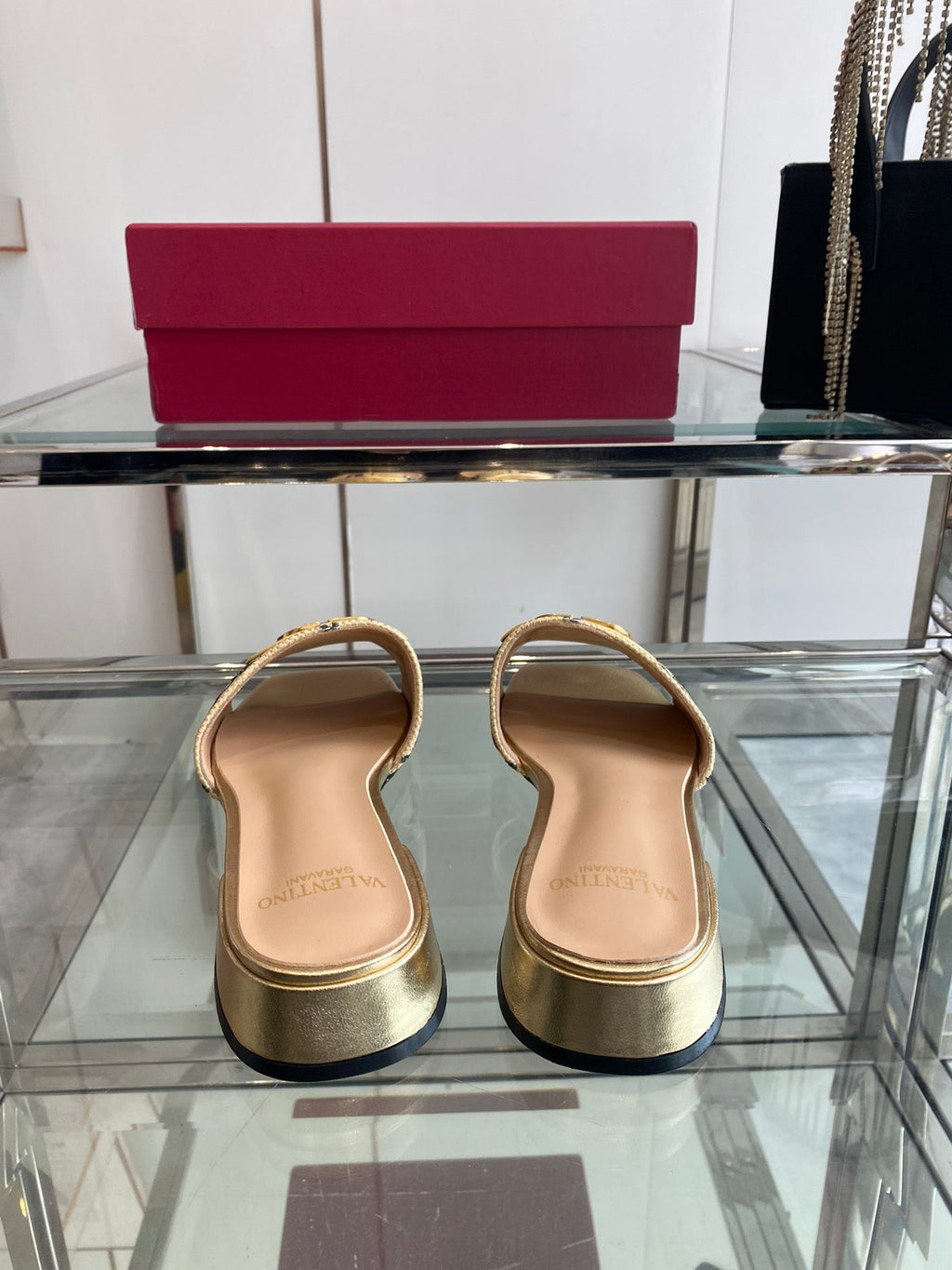 VLTN HIGH HEEL 25S 30 MM IN BEIGE FABRIC AND GOLD LAMBSKIN WITH EMBROIDERED CHERRY MOTIF