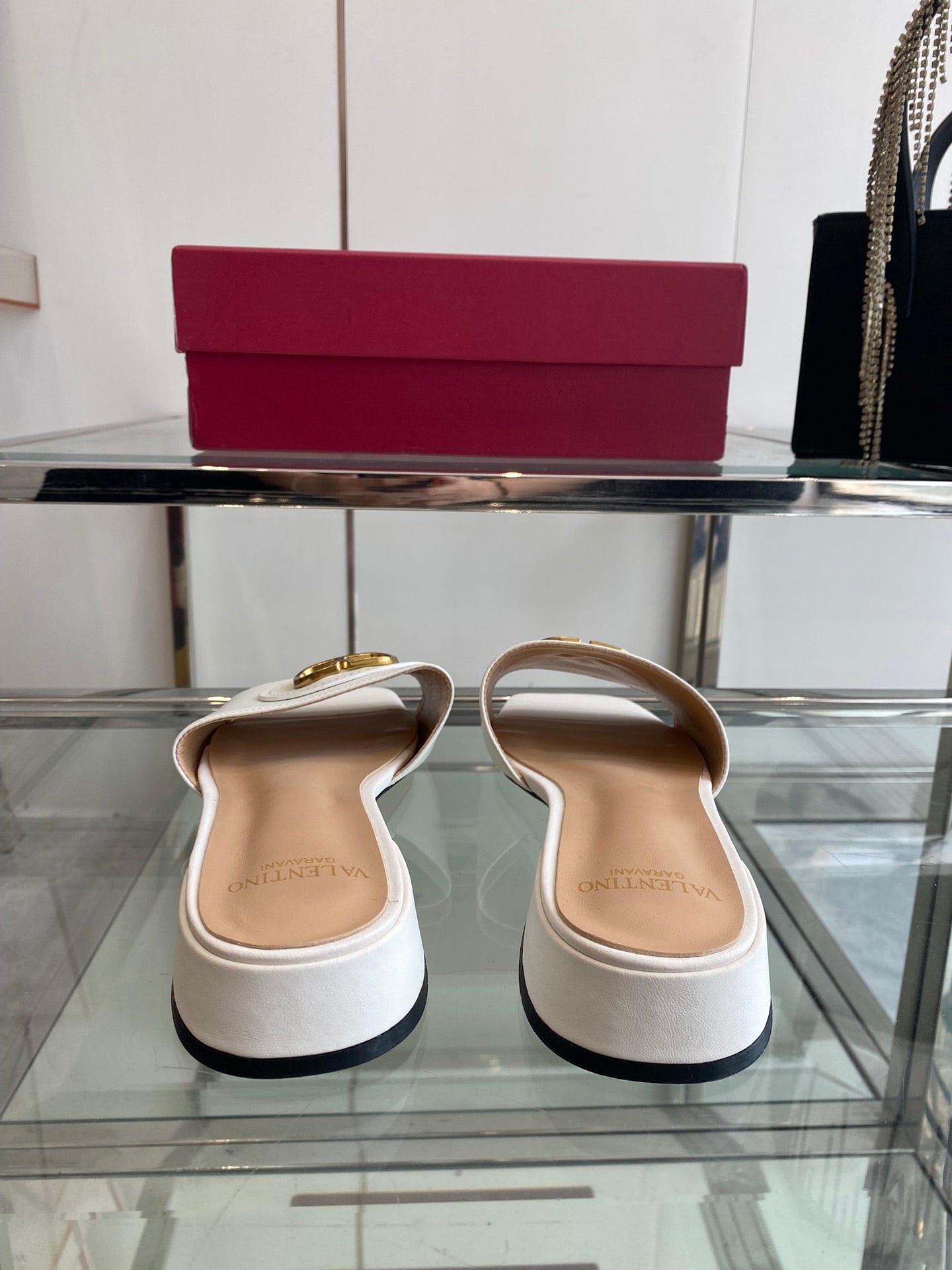 VLTN HIGH HEEL 25S 30 MM IN WHITE LAMBSKIN WITH GOLD HARDWARE